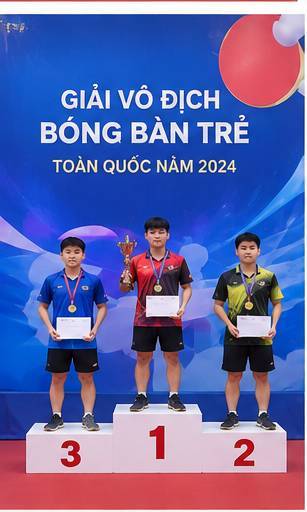 cho thuê bục nhận giải-4
