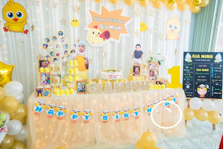 trang trí bàn gallery chủ đề con gà 4