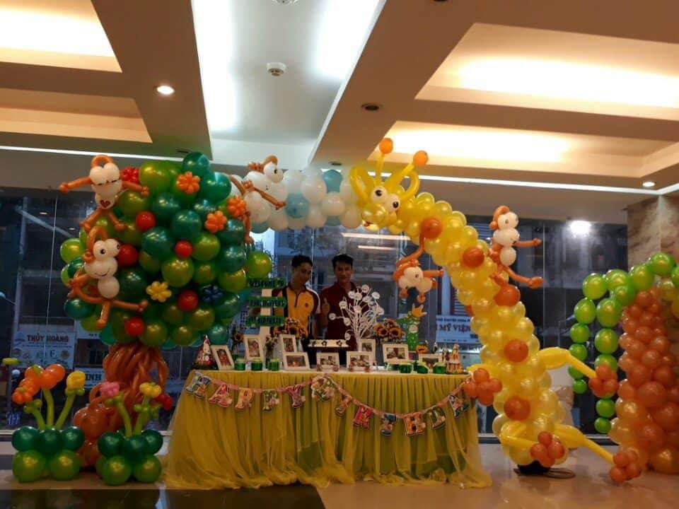 Trang trí bàn gallery chủ đề con khỉ