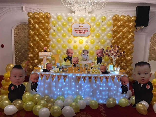 trang trí bàn gallery chủ đề con gà 1