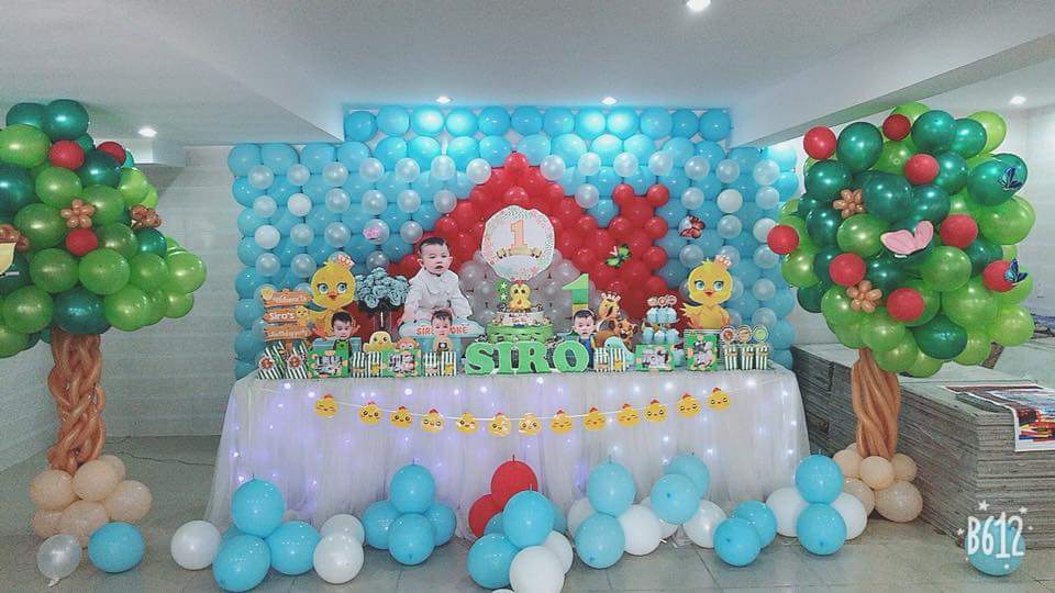 trang trí bàn gallery chủ đề con gà 7