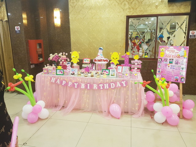 dịch vụ trang trí bàn gallery 3