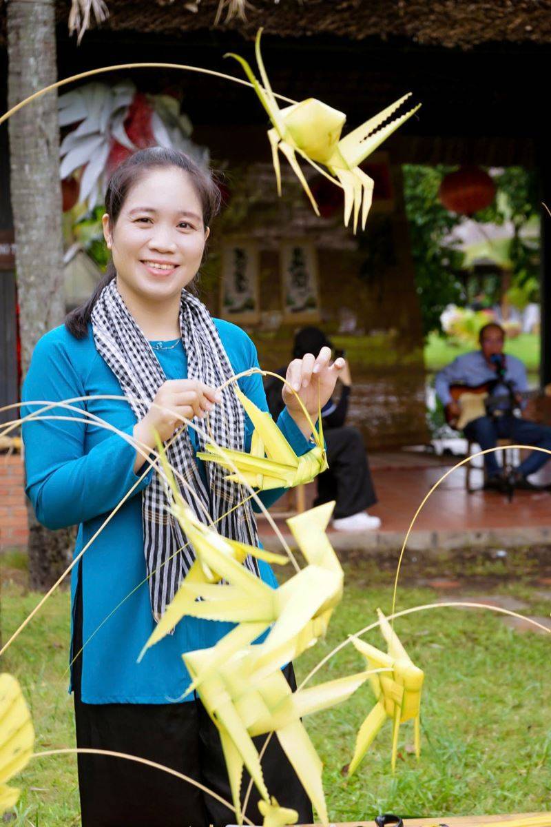 thuê nghệ nhân xếp lá dừa tại quận 5-3