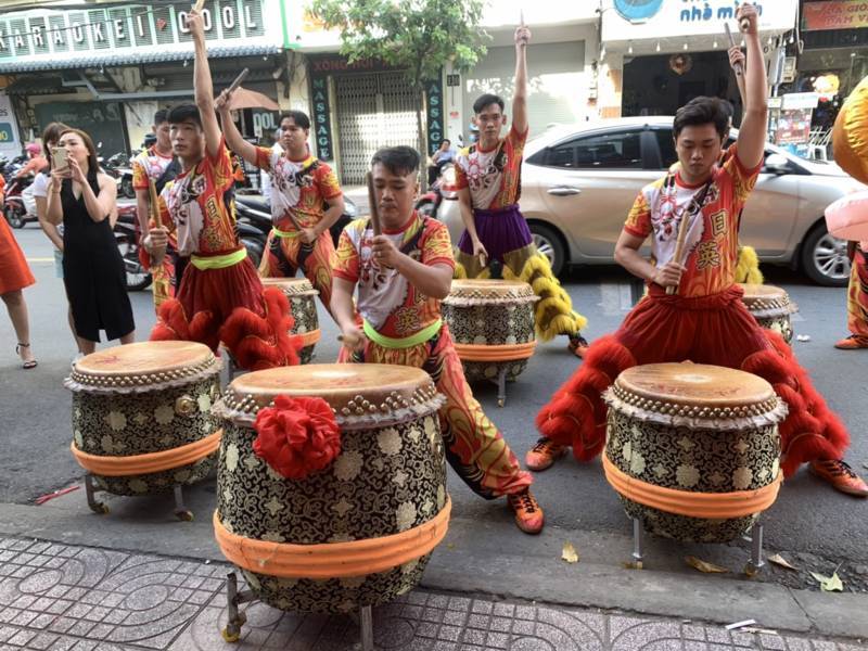 Thuê trống hội biểu diễn