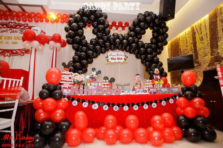 Trang trí bàn gallery theo chủ đề chuột Mickey