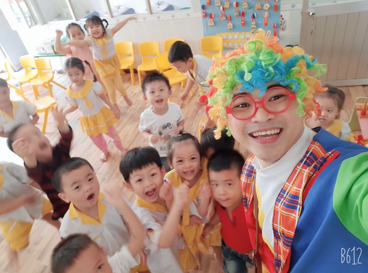 Dịch Vụ Chú Hề Vặn Bóng Tại Đồng Nai