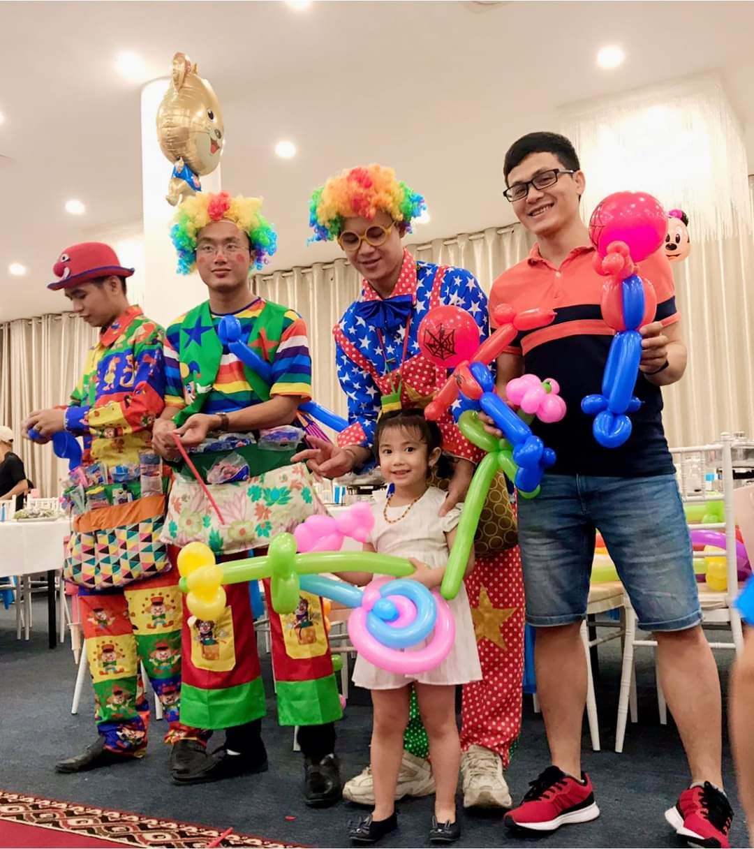 Dịch Vụ Chú Hề Vặn Bóng Tại Hóc Môn