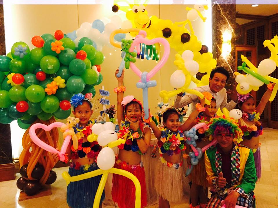 Dịch Vụ Chú Hề vặn Bóng