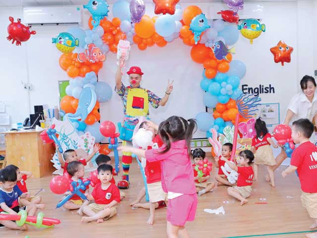 Giá Thuê Chú Hề Vặn Bóng Tại Quận 6